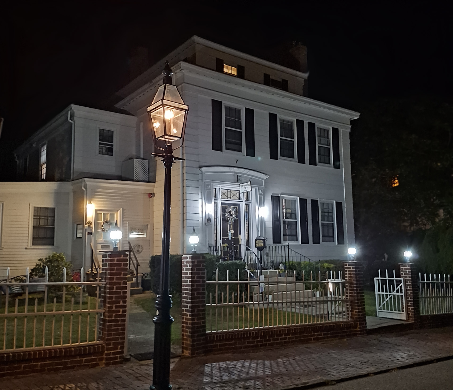 Historic Hill Manor — detail